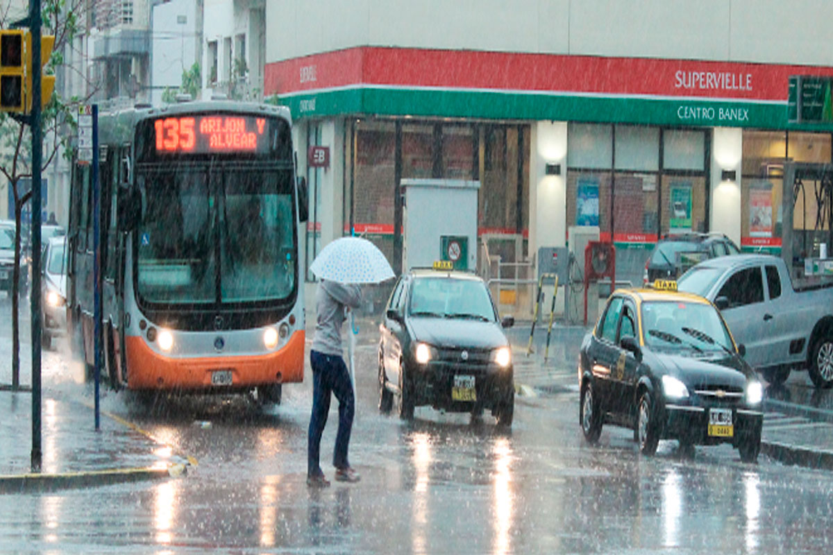 Llueve copiosamente en Rosario y se renueva el alerta