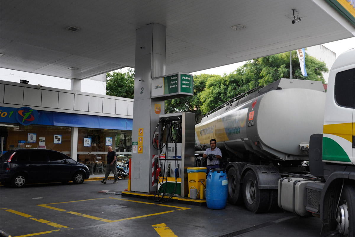 Ante nueva suba de la nafta, estacioneros advierten caída del consumo