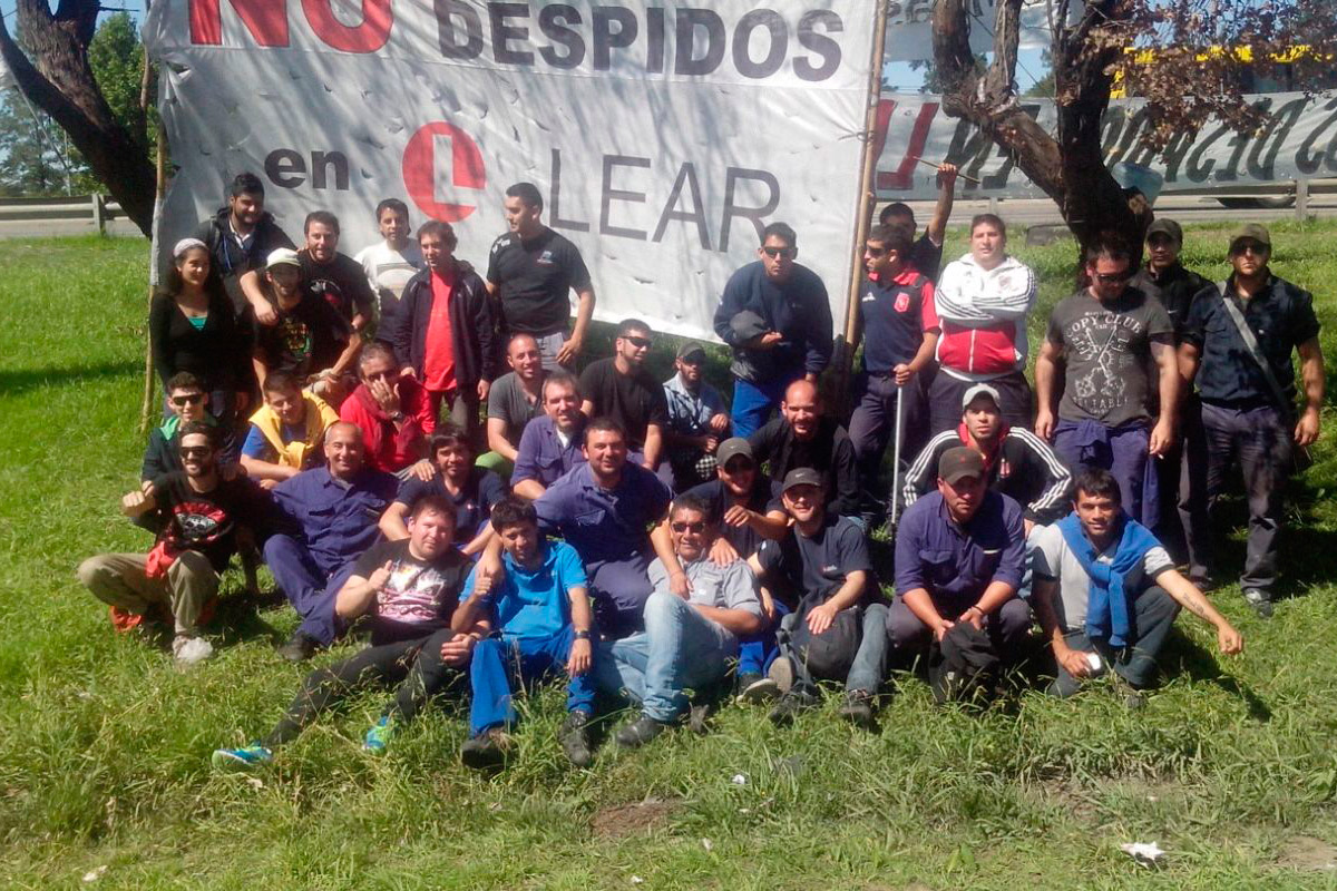 Fallo judicial ordena reintegrar a trabajadores cesanteados de Lear