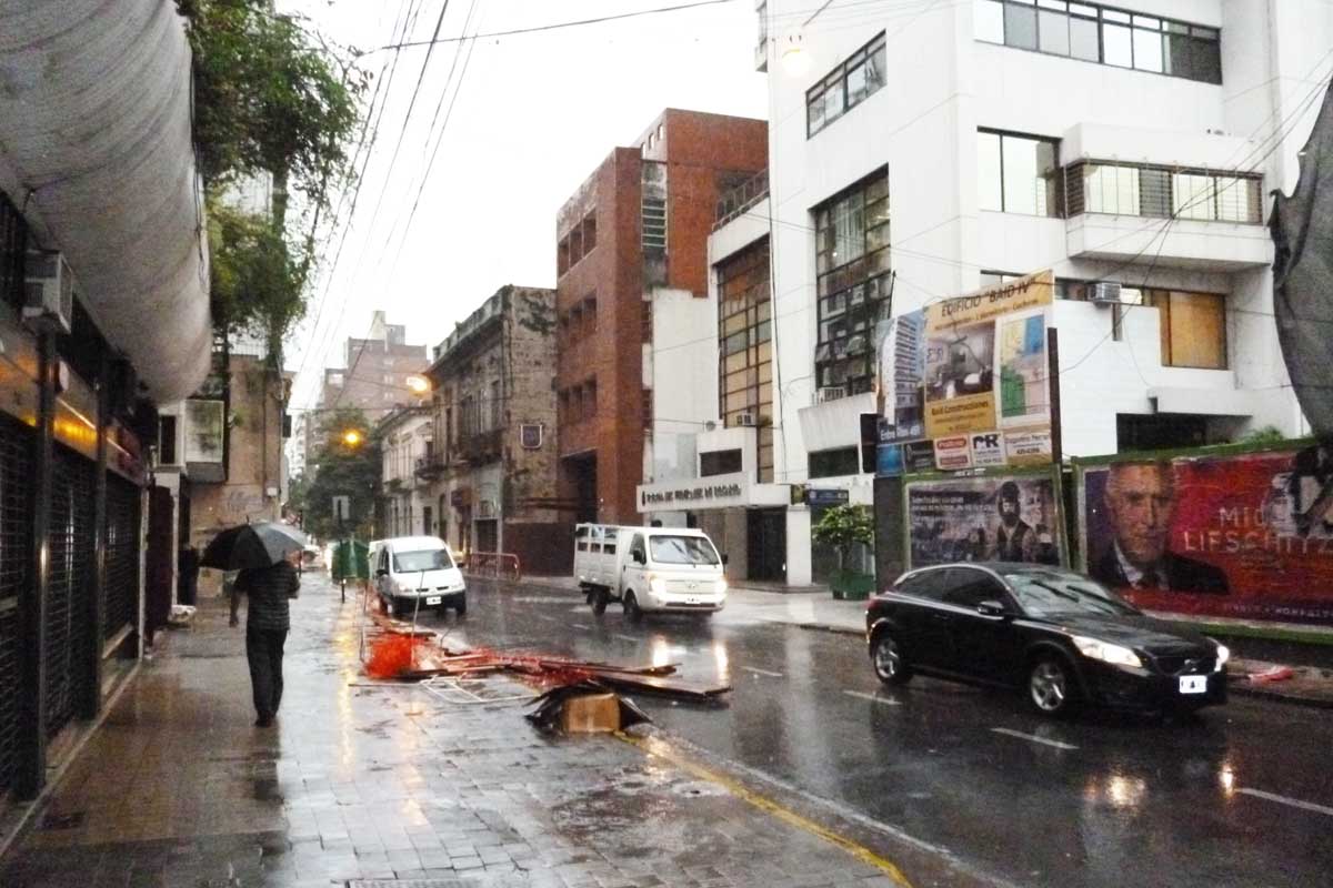 Rosario en alerta: lluvias, anegamientos y cortes de luz