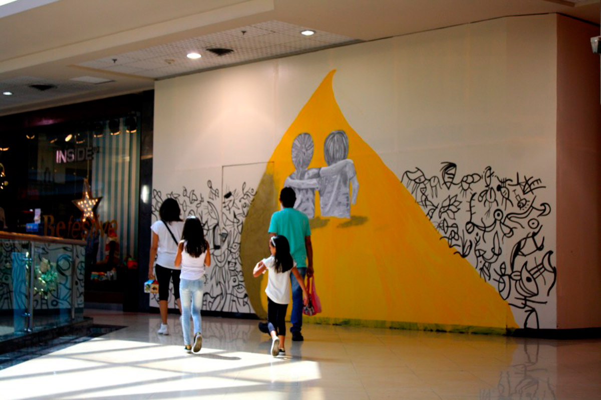 El arte urbano decora el shopping Portal Rosario
