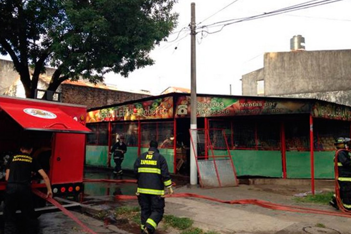 Barrio Parque: se incendió la verdulería de Roberto Santoro