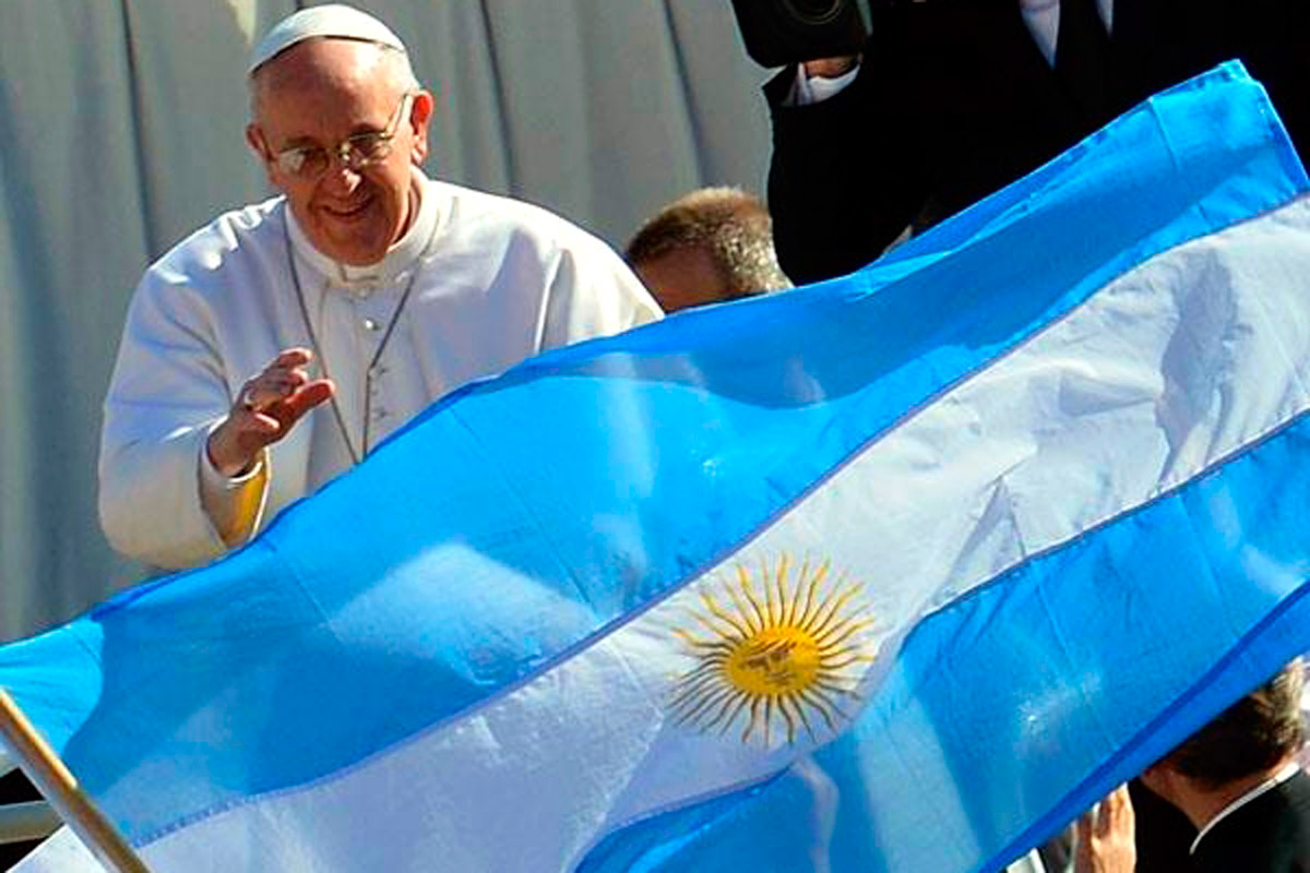 «Francisco visitaría Argentina en la primavera de 2016»