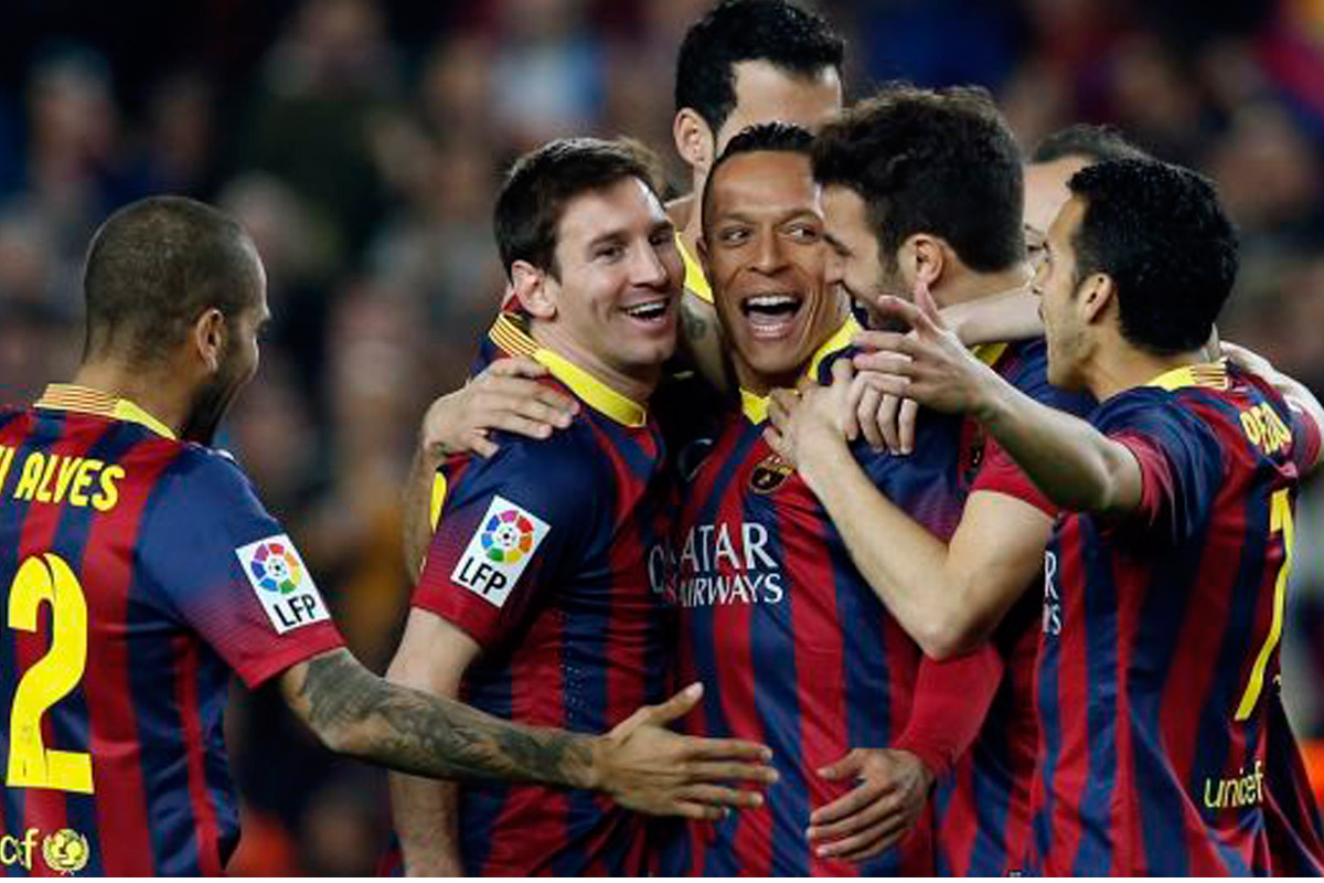 Con tres goles de Messi, el Barsa  se queda con la punta