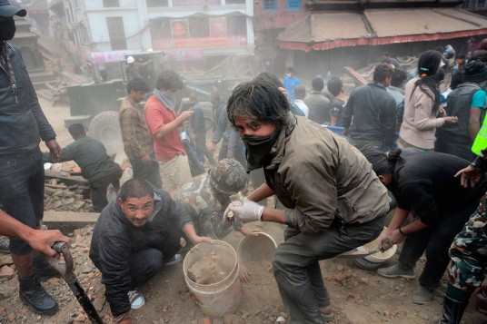 Nepal: a casi un mes los muertos ascienden a 8.648