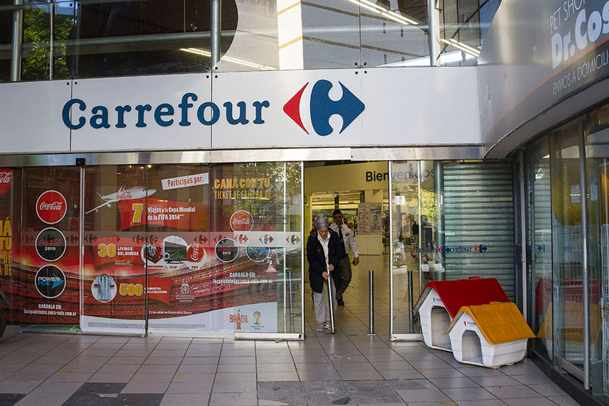 Denuncian despidos encubiertos en Carrefour