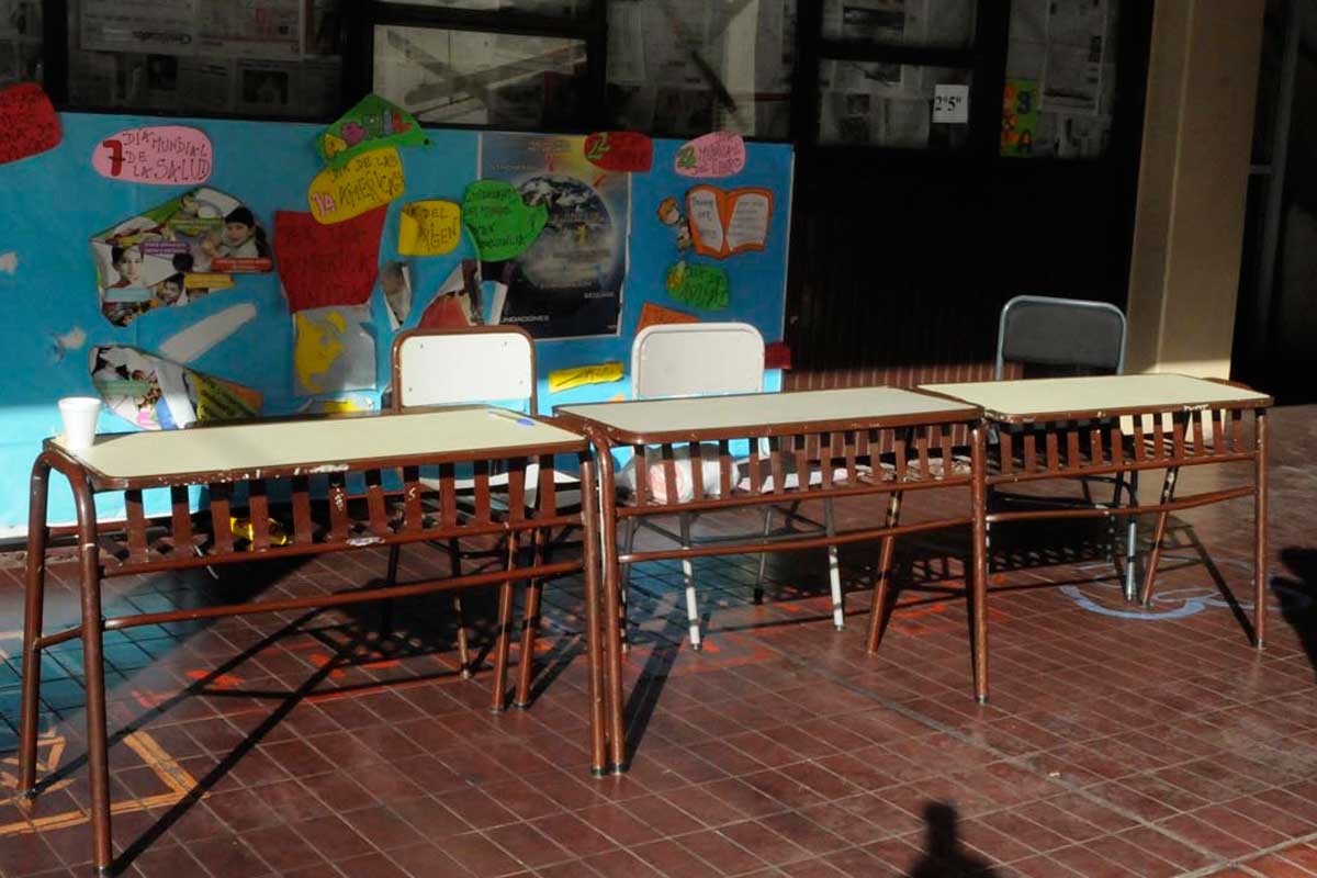 Mendoza: demoras y faltazo de autoridades de mesa