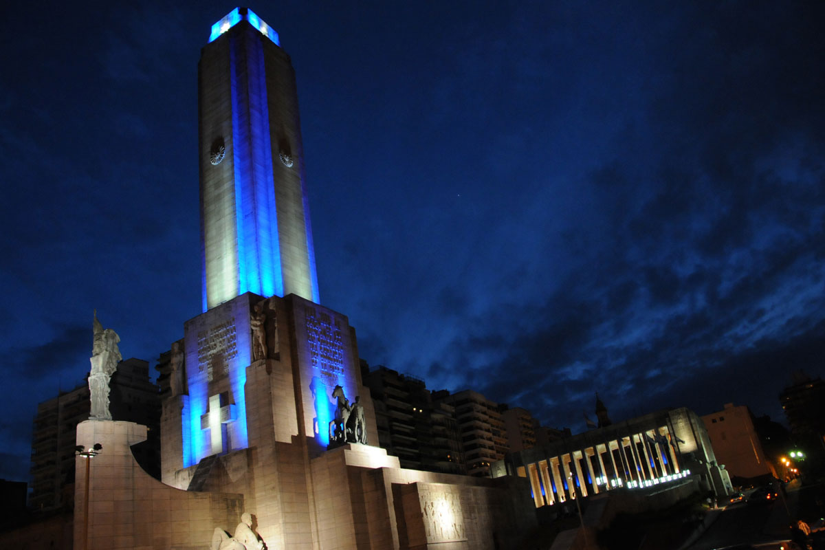 Vuelven las visitas nocturnas al Monumento a la Bandera