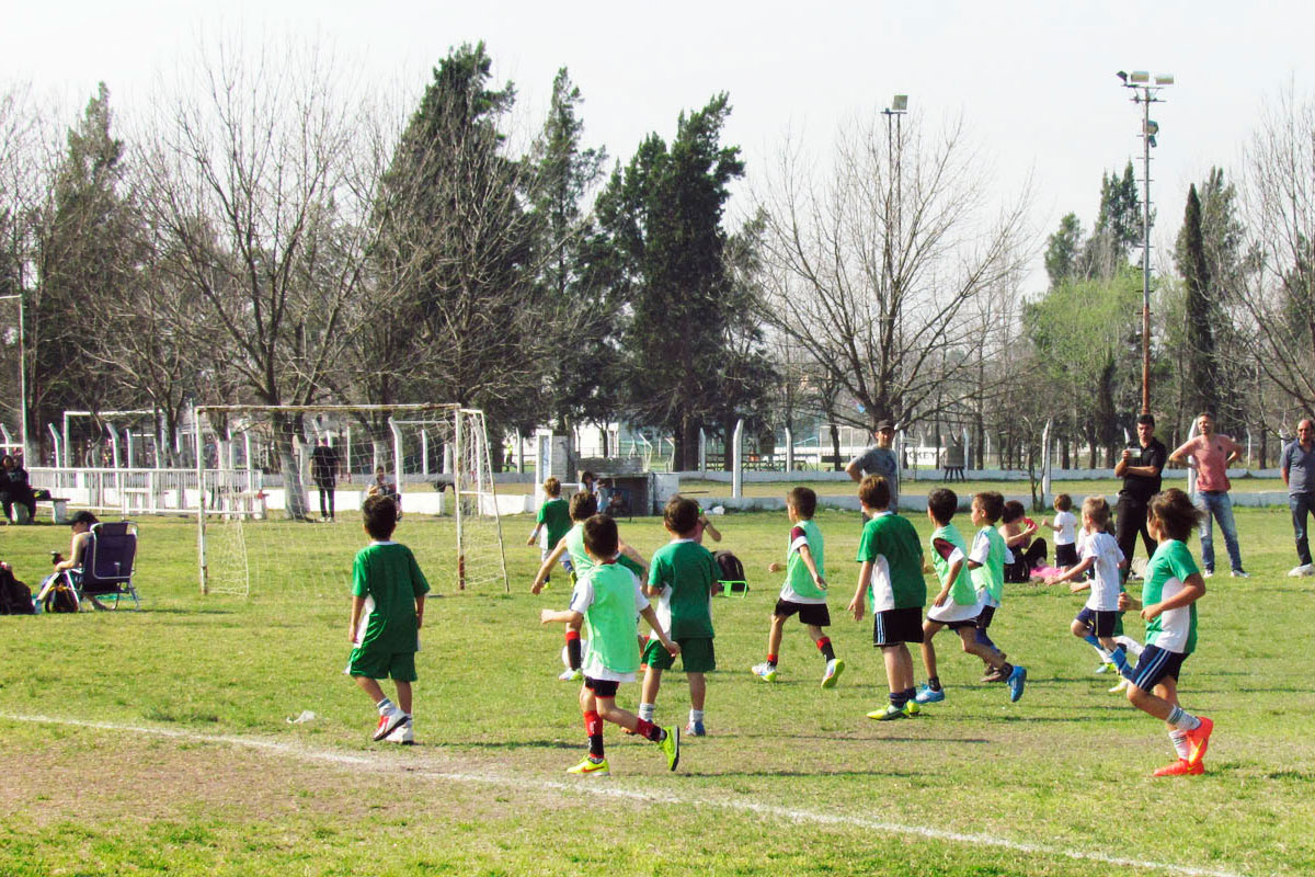 El municipio reconocerá hoy a futbolistas infantiles