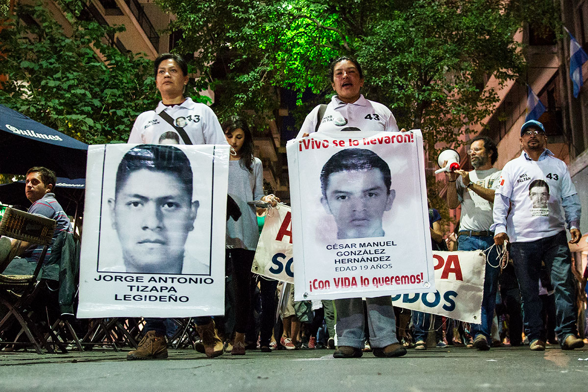 Cientos de rosarinos marcharon por los 43 de Ayotzinapa