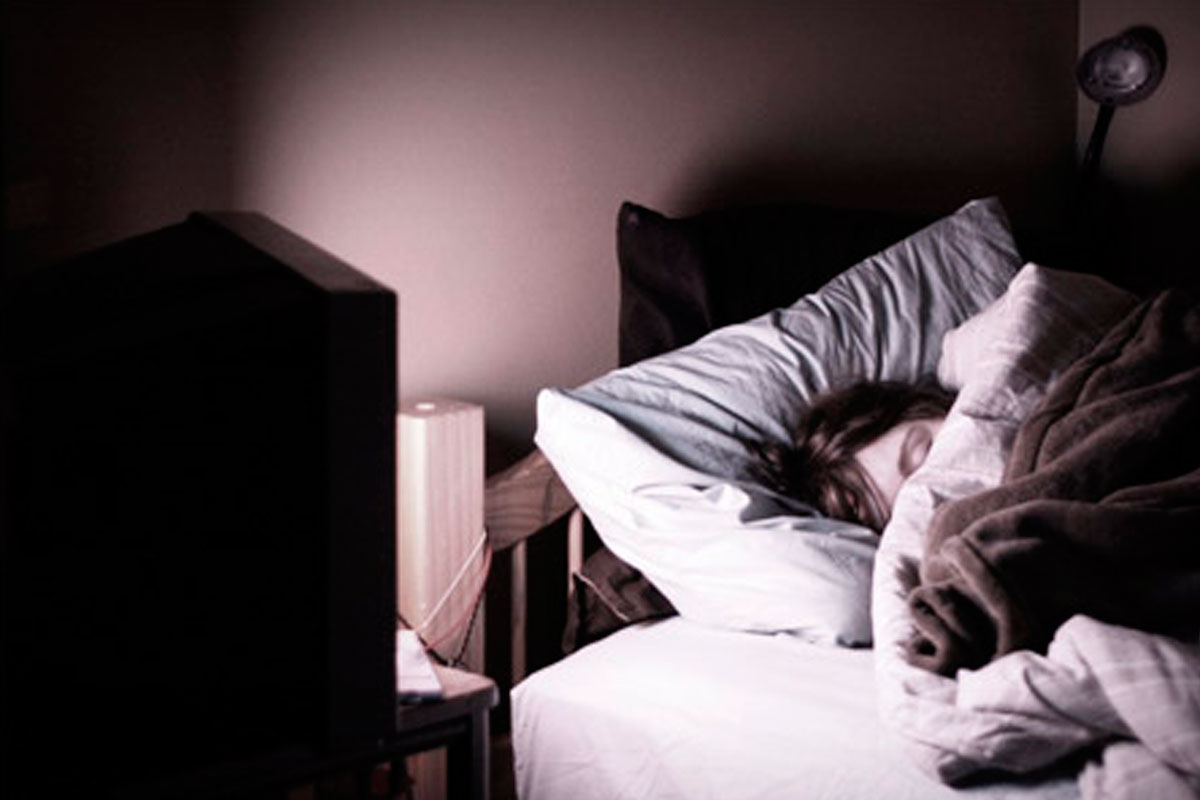 ¿Cómo afecta la luz eléctrica al sueño?