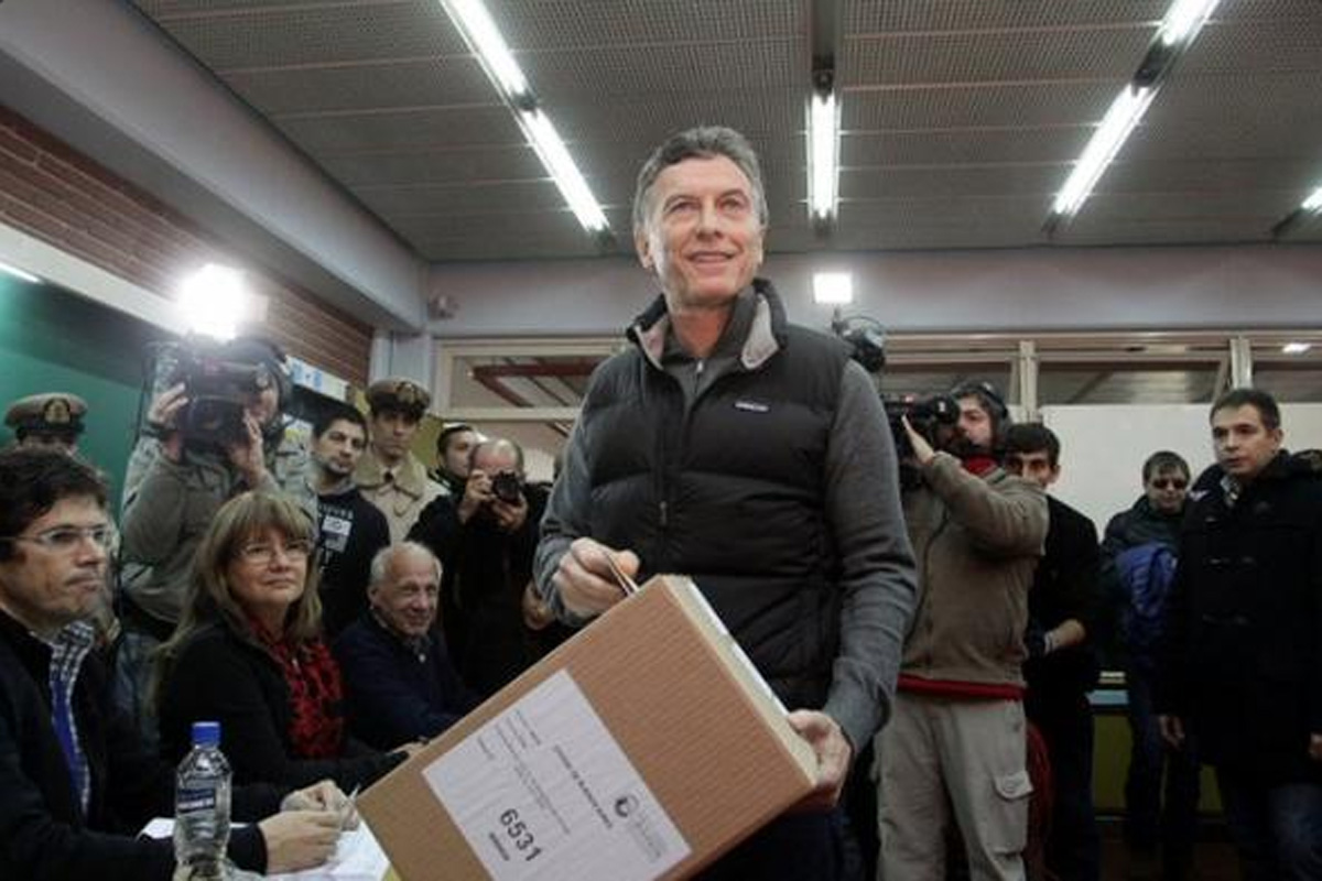 Macri votó y denunció robo de boletas