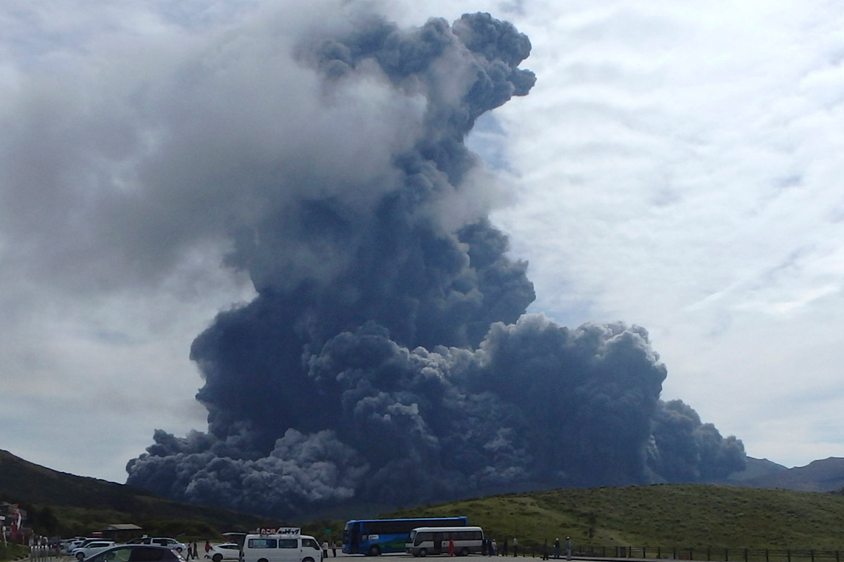 Entró en erupción uno de los mayores volcanes de Japón