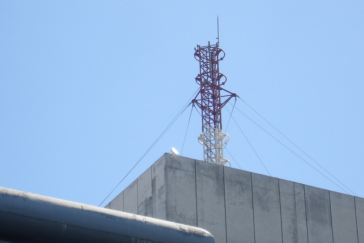 Movistar deberá indemnizar a consorcio por no retirar antena