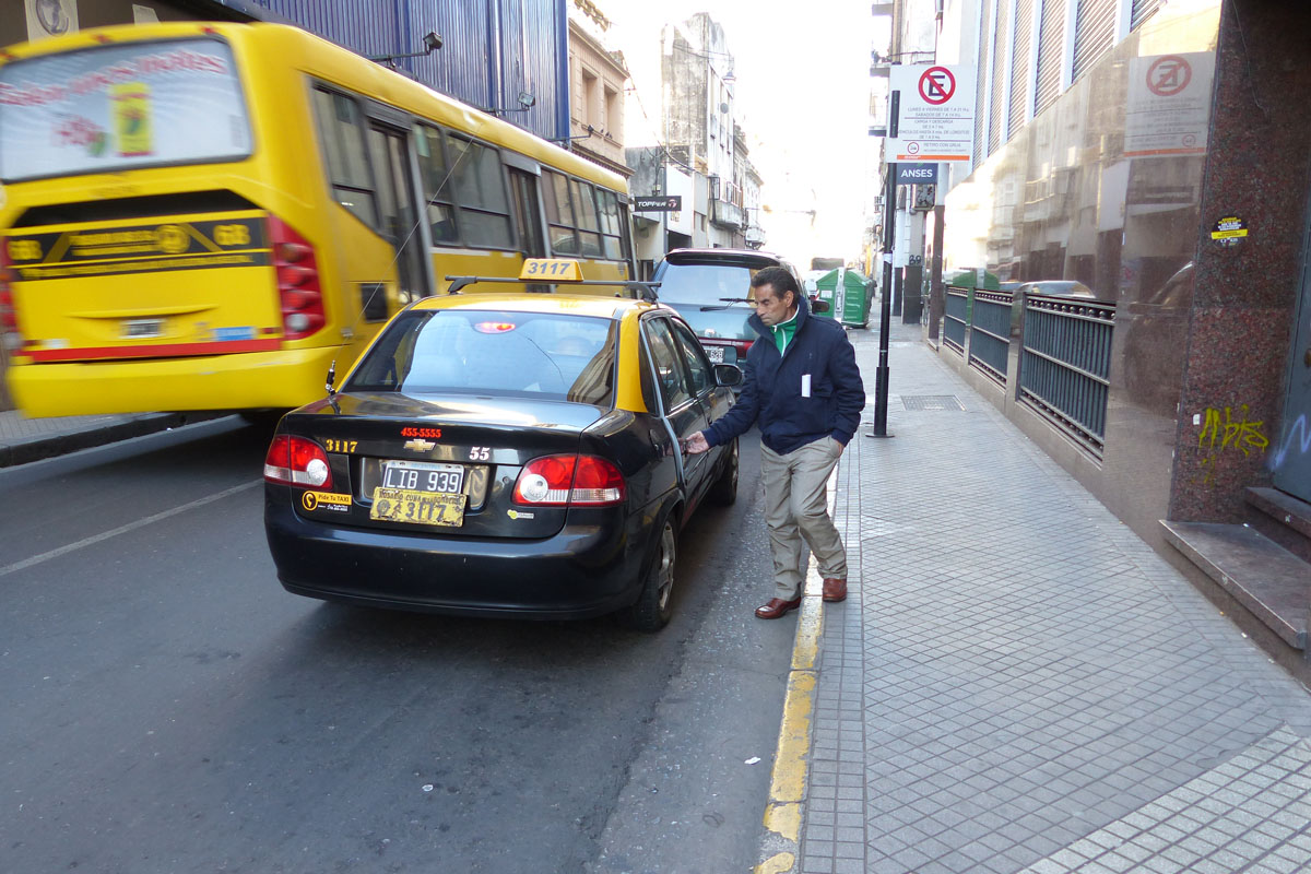 Los taxis volvieron a las calles y habrá reunión en Seguridad