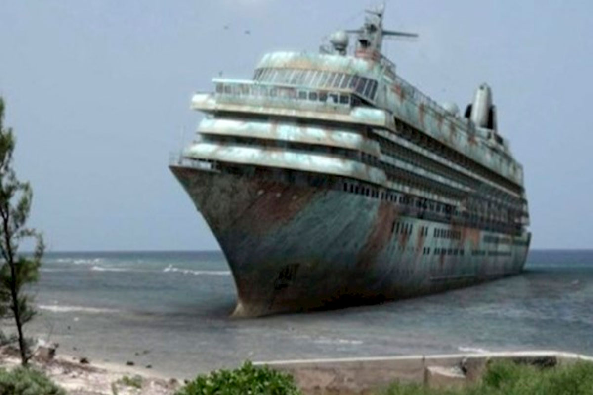 Zarpó desde Valencia el primer crucero zombie del mundo