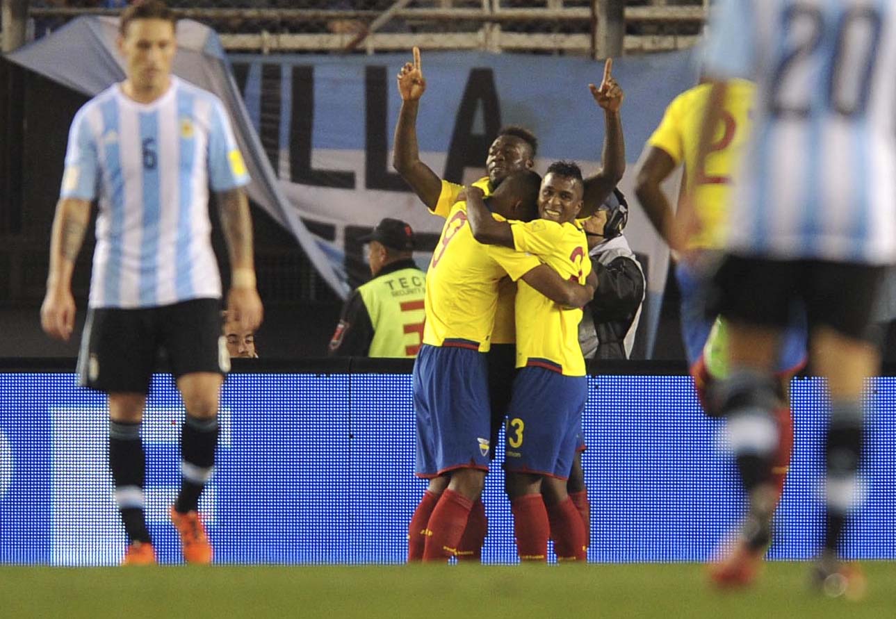 Argentina cayó con Ecuador en decepcionante actuación