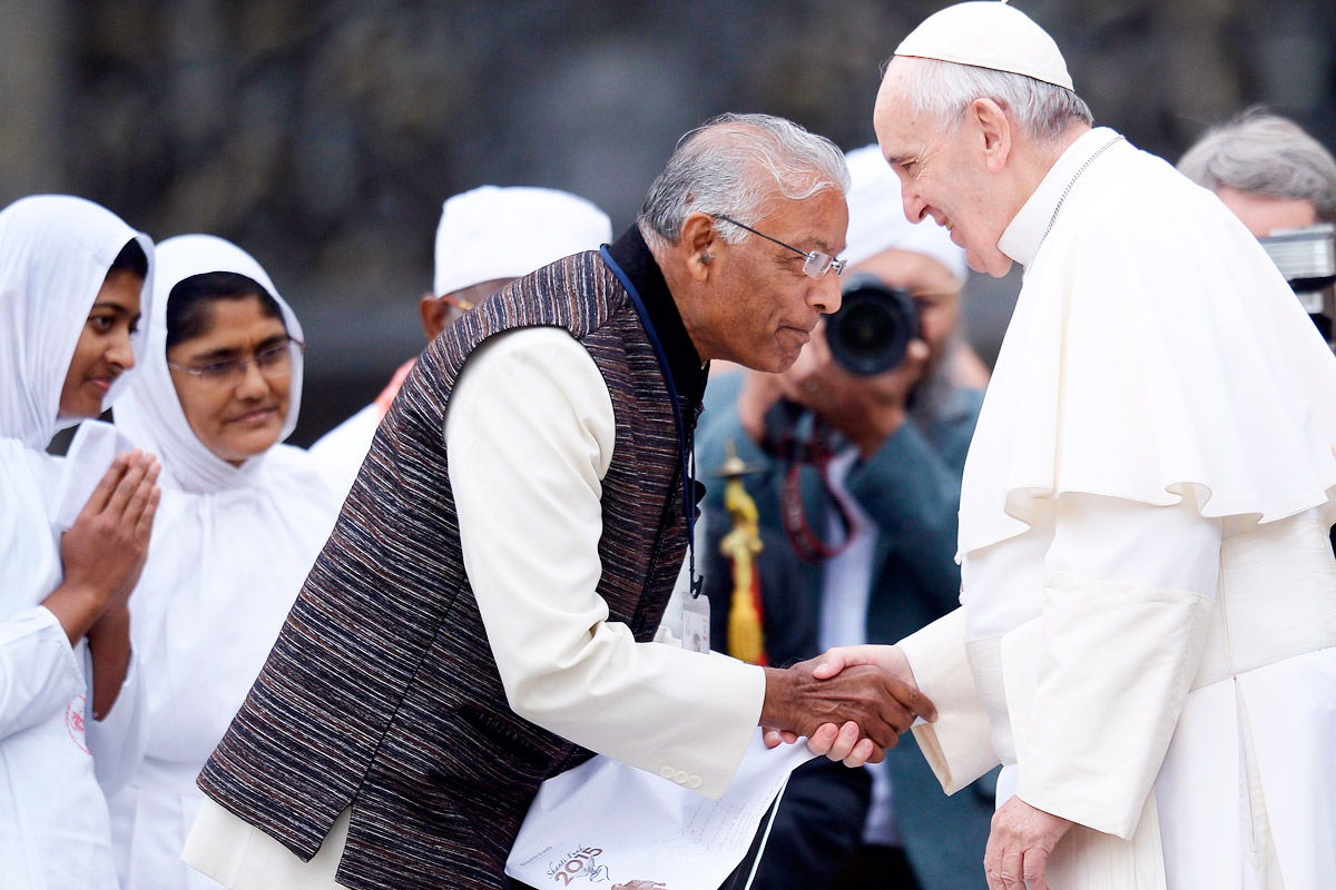 El Papa «perdonó» a polémica congregación mexicana