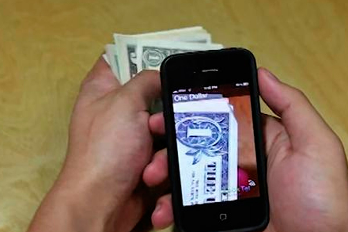 Argentinos inventaron una App que lee billetes para ciegos