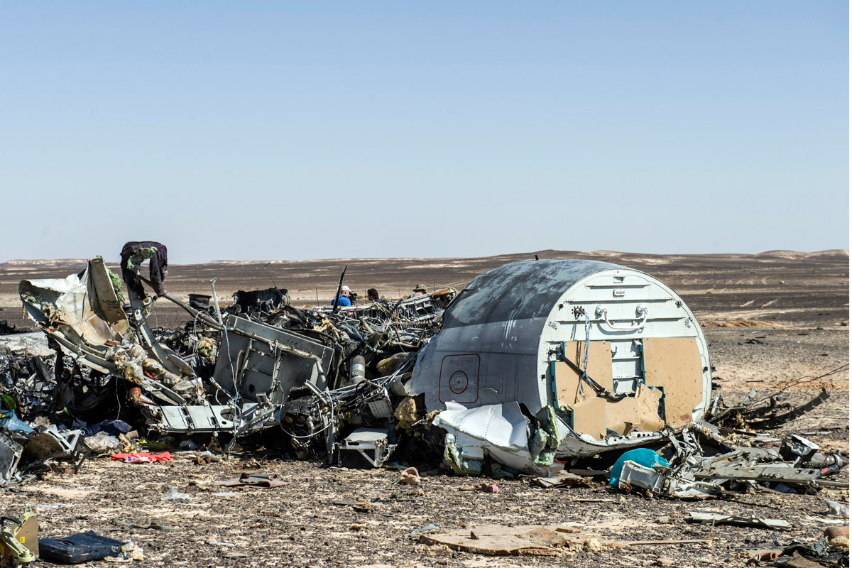 Rescate de cuerpos del avión ruso estrellado en Egipto