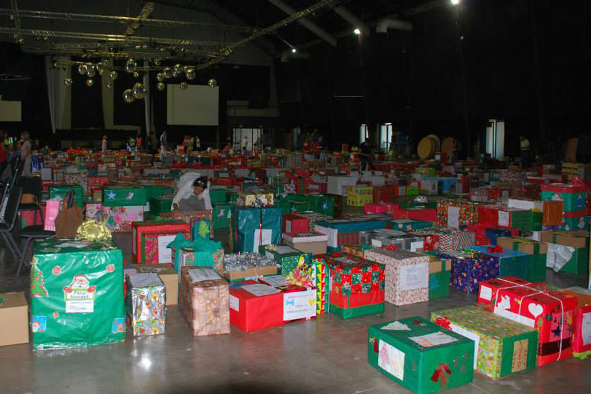 Campaña de cajas navideñas para los más necesitados