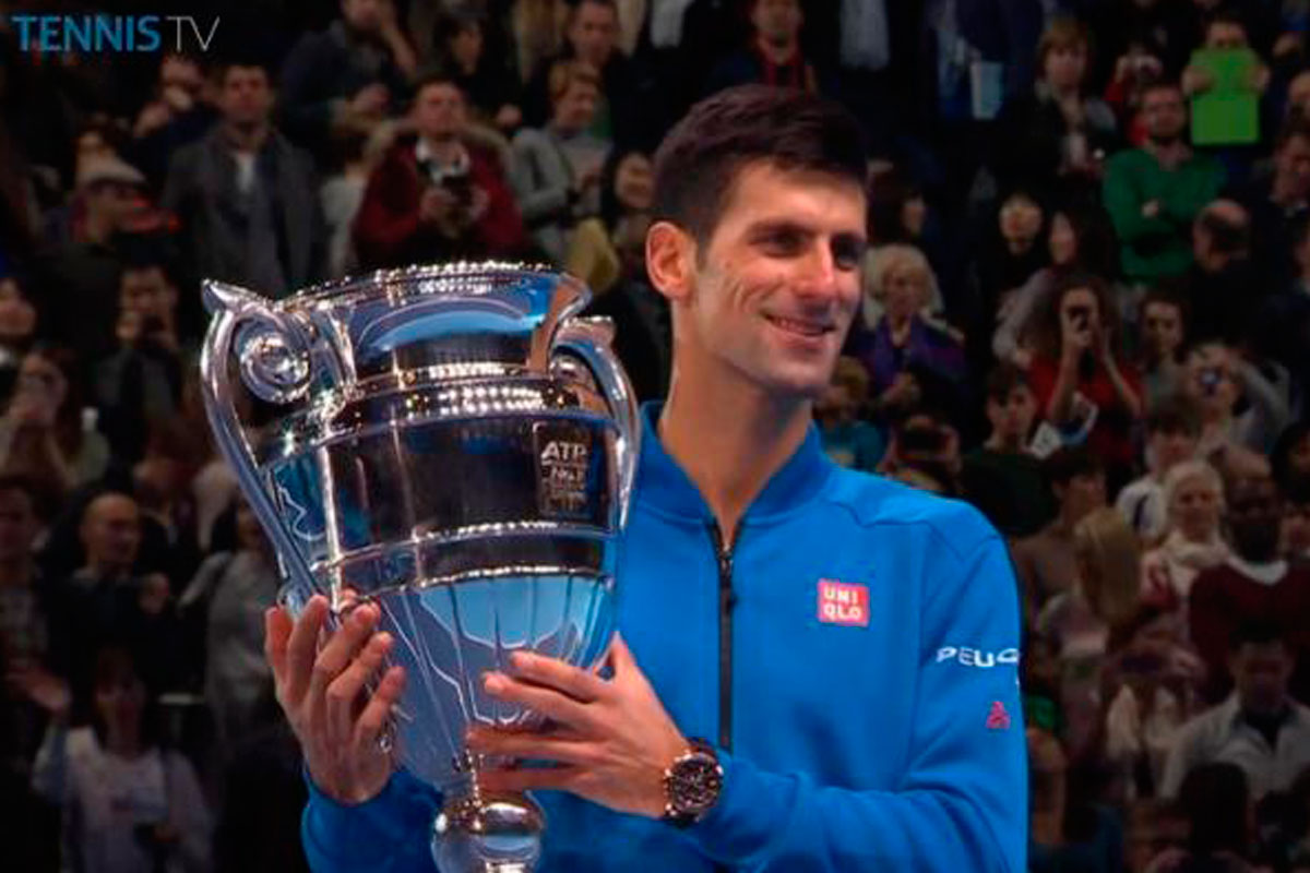 Djokovic recibió el galardón de mejor tenista del año