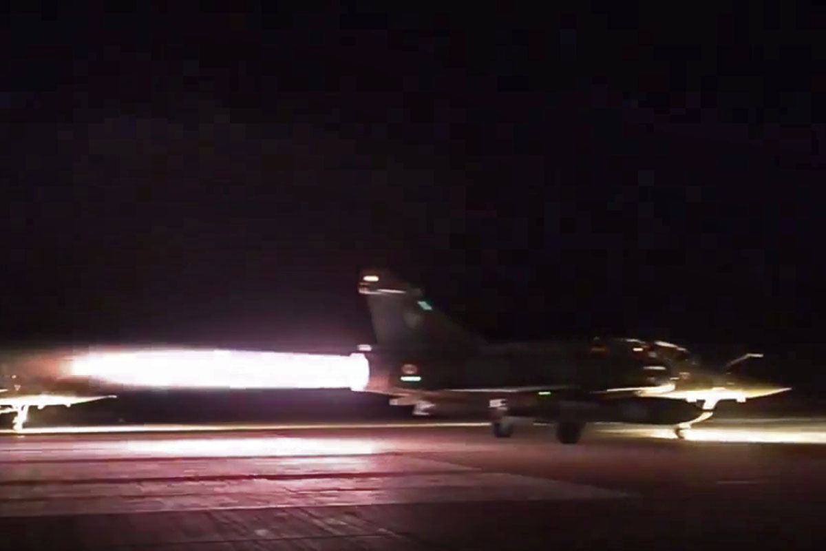 Francia bombardea el bastión de Isis en la ciudad de Raqqa