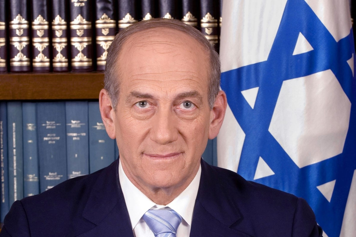 Condenaron a un ex primer ministro israelí por soborno