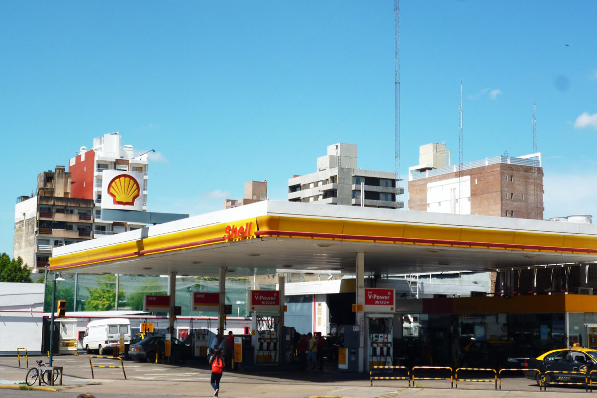 Expendedores advierten que la nafta treparía a 20 pesos