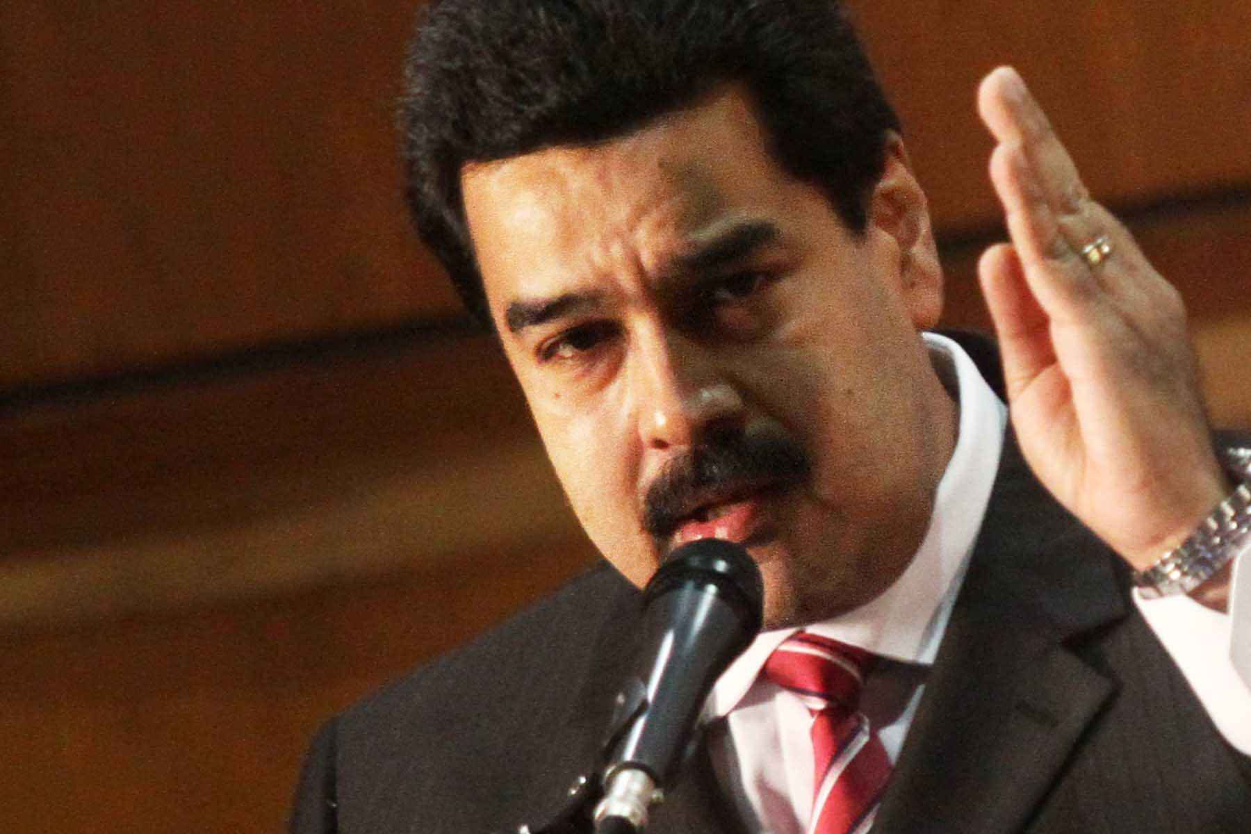 “Los militares volverán a los cuarteles”, anunció Maduro