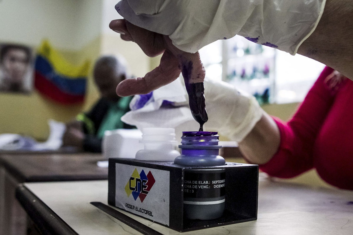 Venezuela votó parlamentarios sin graves incidentes