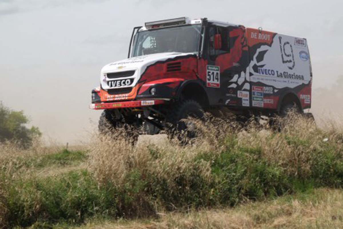 Dakar 2016: Villagra lidera la tabla general en camiones