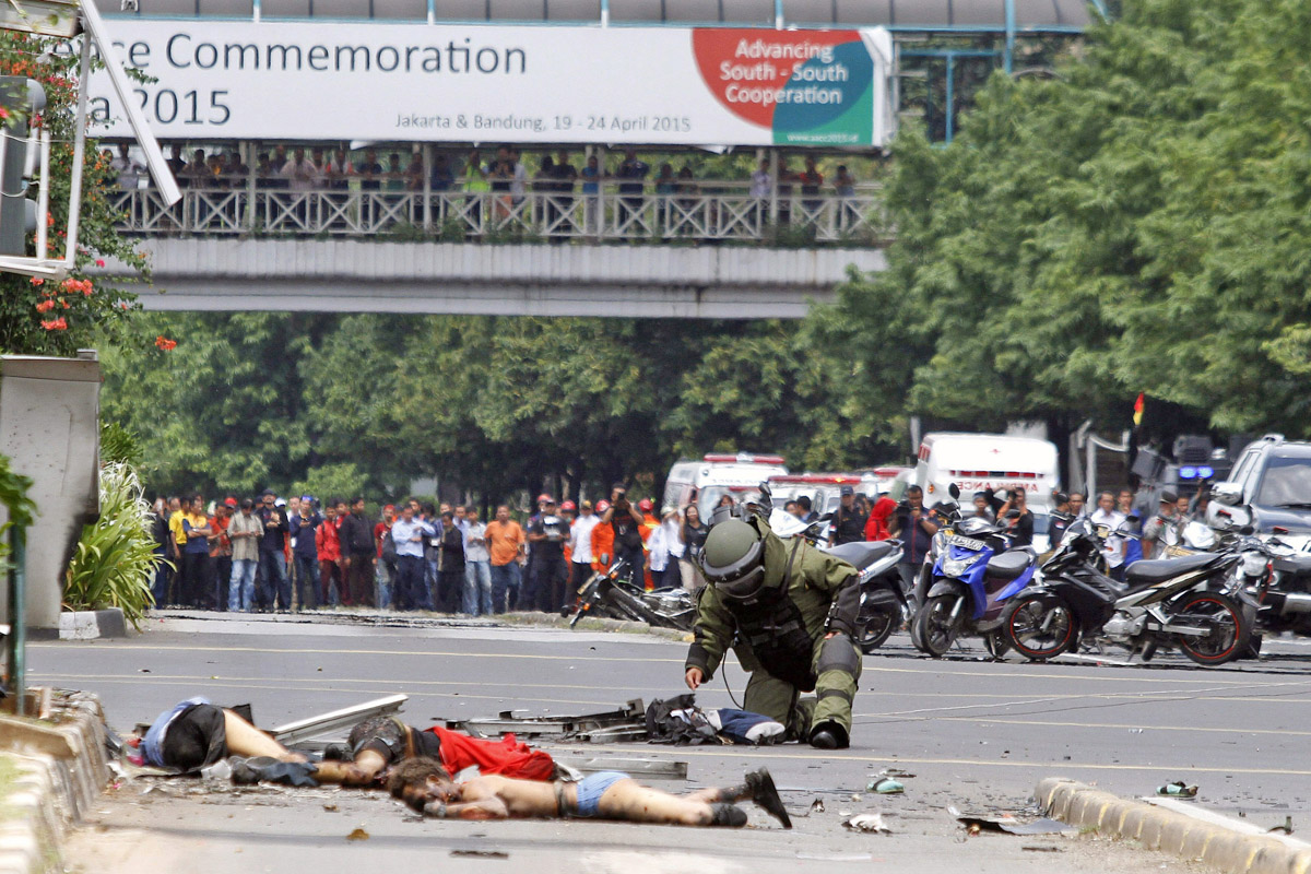 Un saldo de siete muertos dejó un atentado en Yakarta