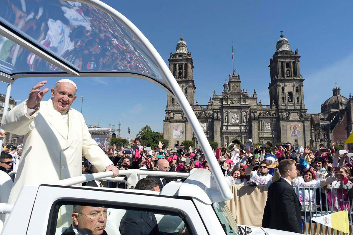 El Papa denunció «sociedad de pocos y para pocos»