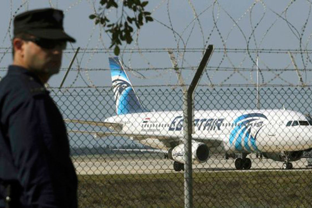 Liberaron a algunos pasajeros de avión egipcio secuestrado