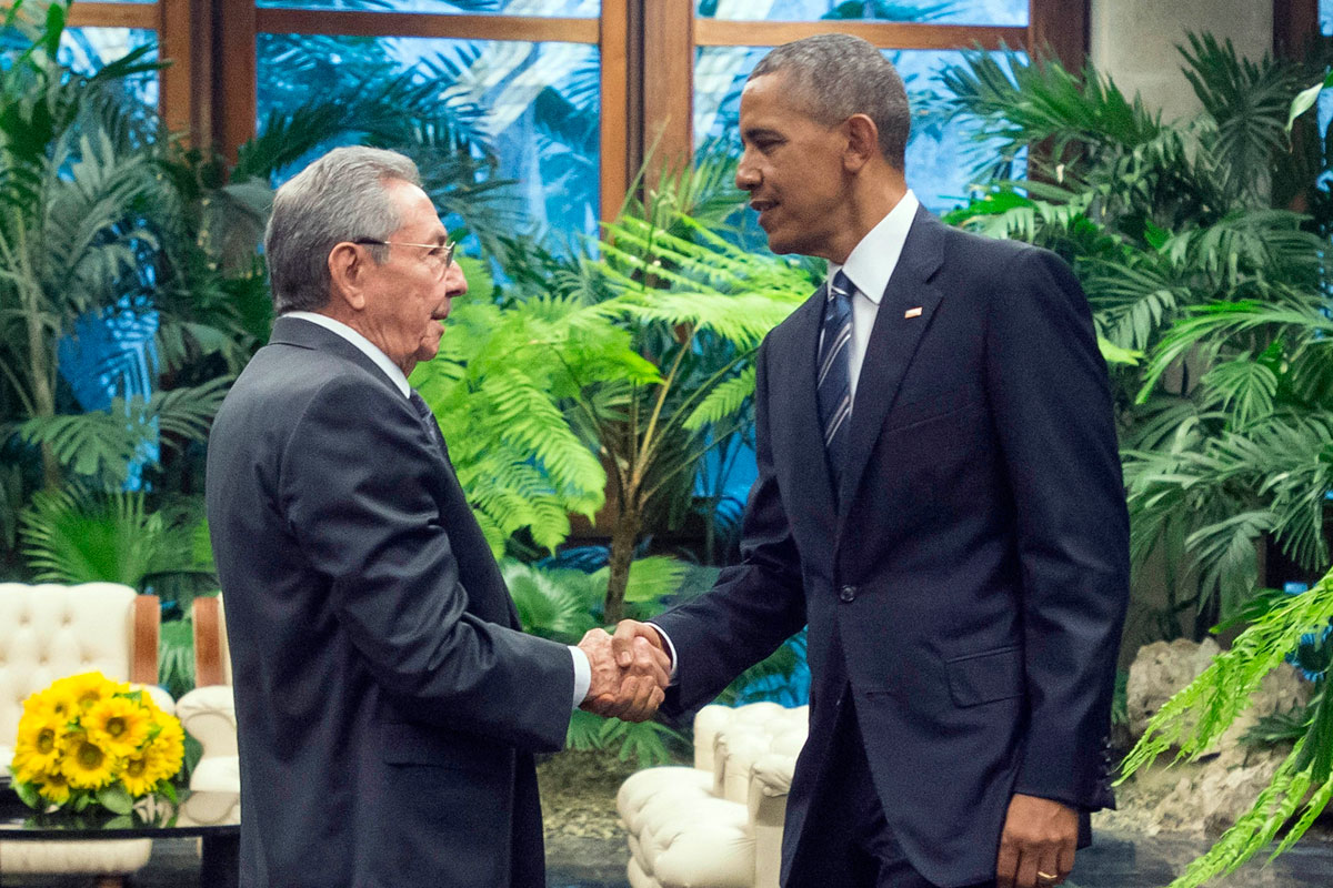 Obama y Raúl Castro juntos, en una visita histórica