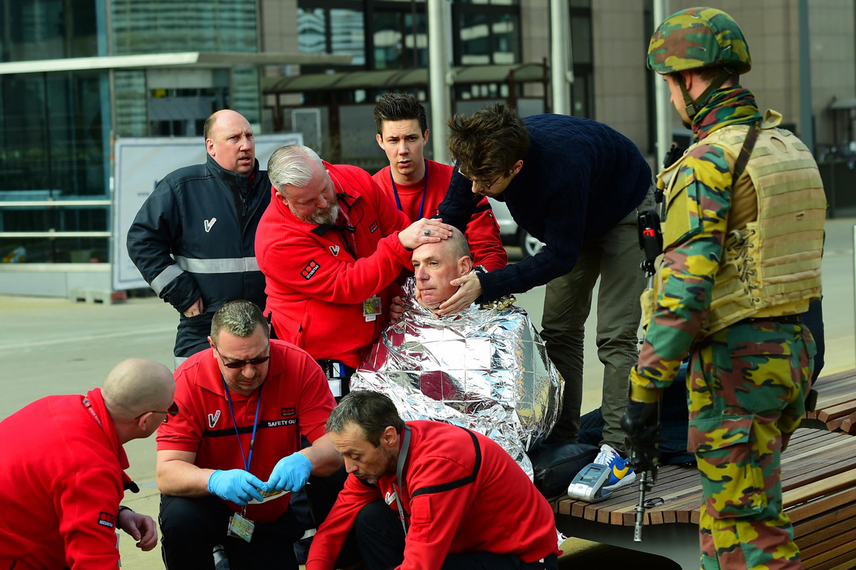 Califican de ciegos y violentos los ataques en Bruselas