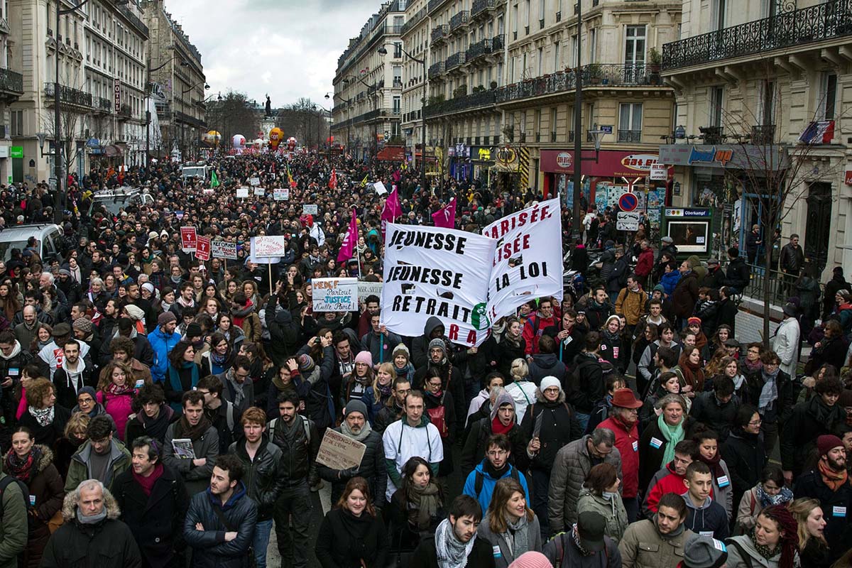 Francia: moderan la reforma laboral ante oposición sindical