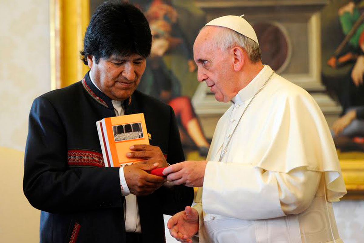 El Papa invitó a Evo Morales a una reunión en el Vaticano