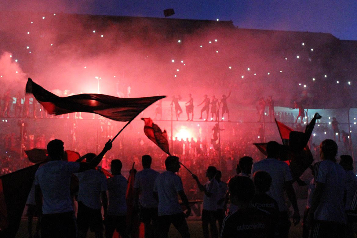 El banderazo rojinegro llega con esperanza y solidaridad