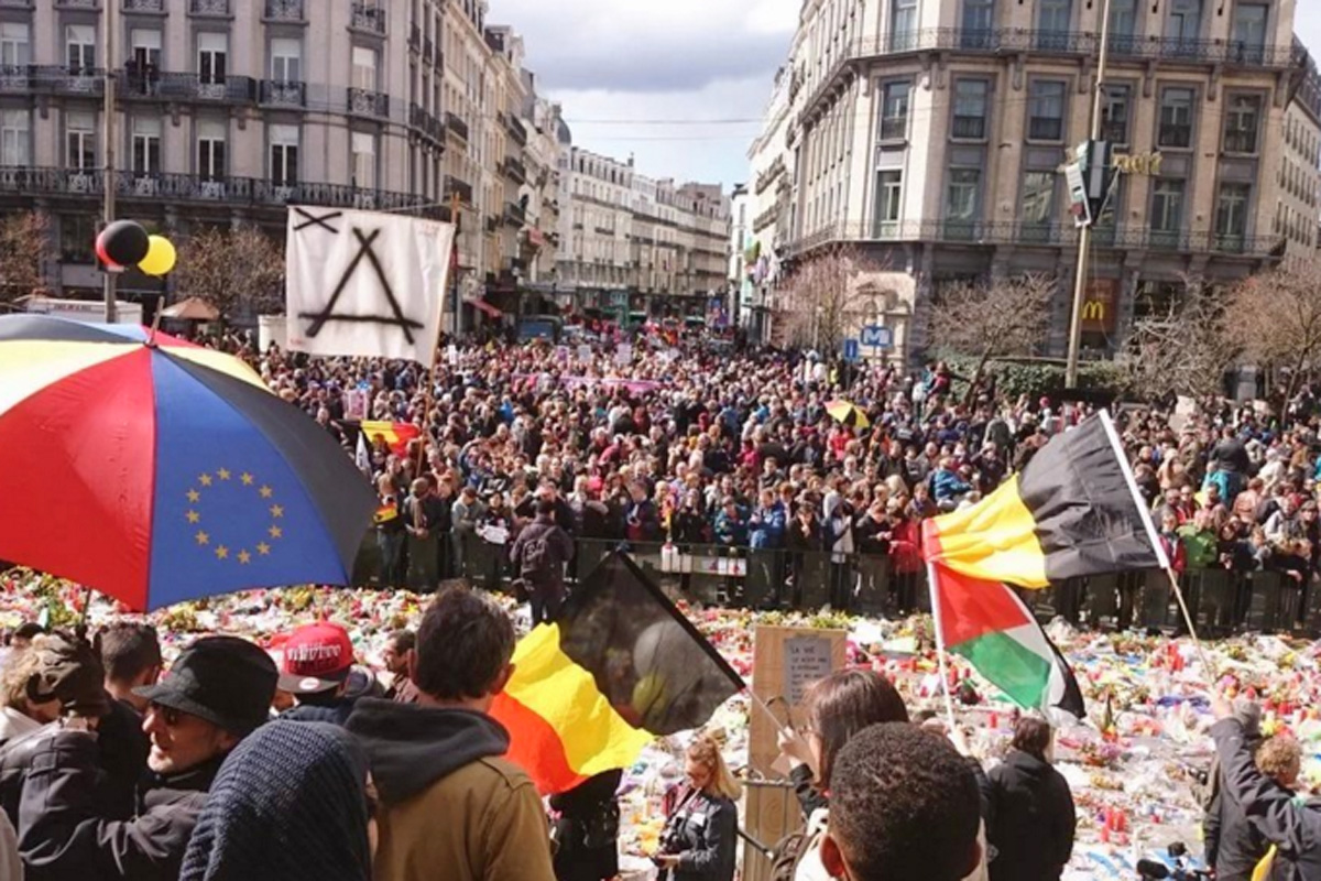Miles de belgas marcharon contra el terror y el odio