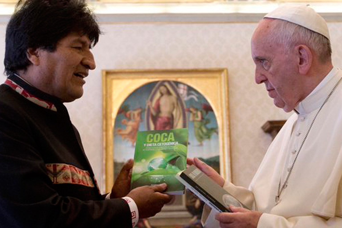 Evo Morales visitó al Papa y le recomendó tomar coca