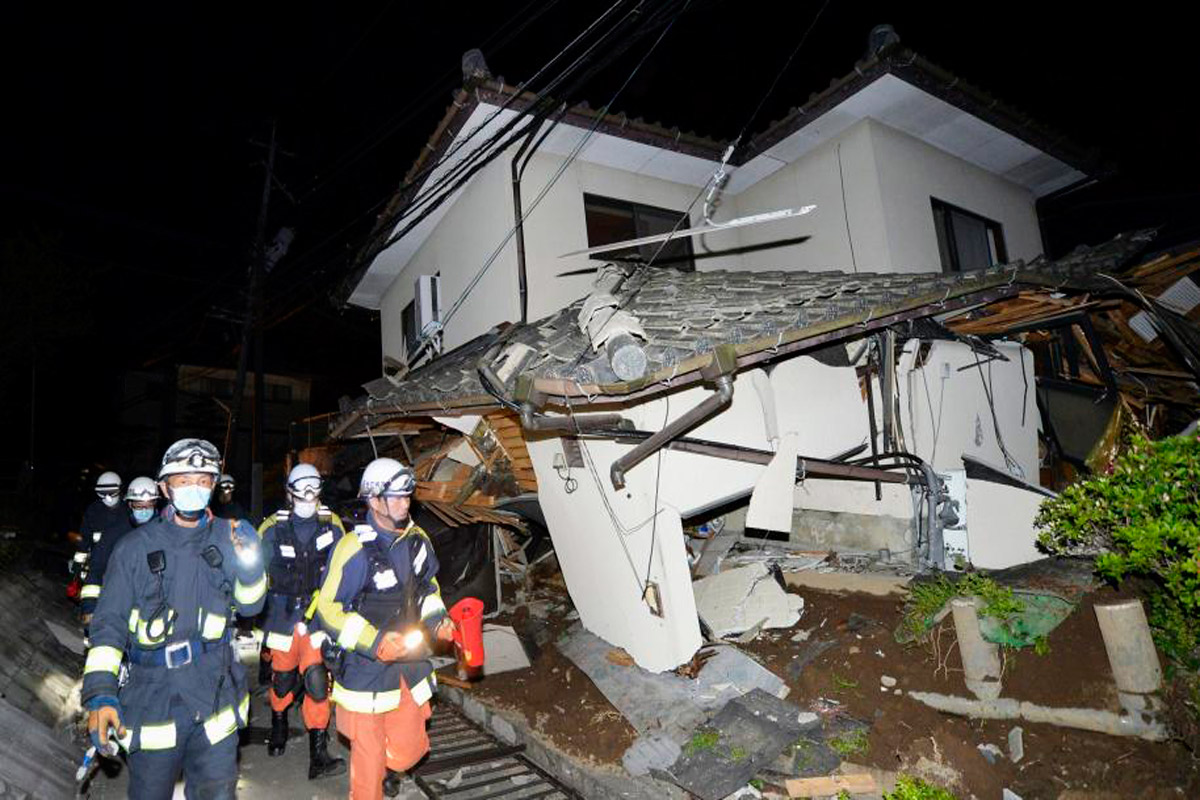 Dos muertos y cientos de heridos por sismo en Japón