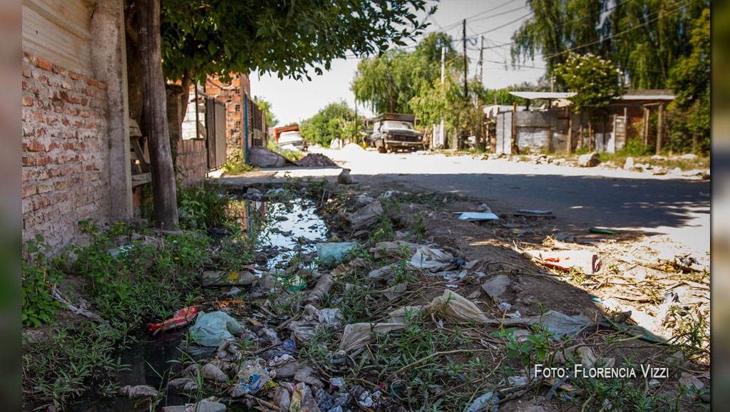 Barrios de la ciudad…zanjas, basura y abandono.