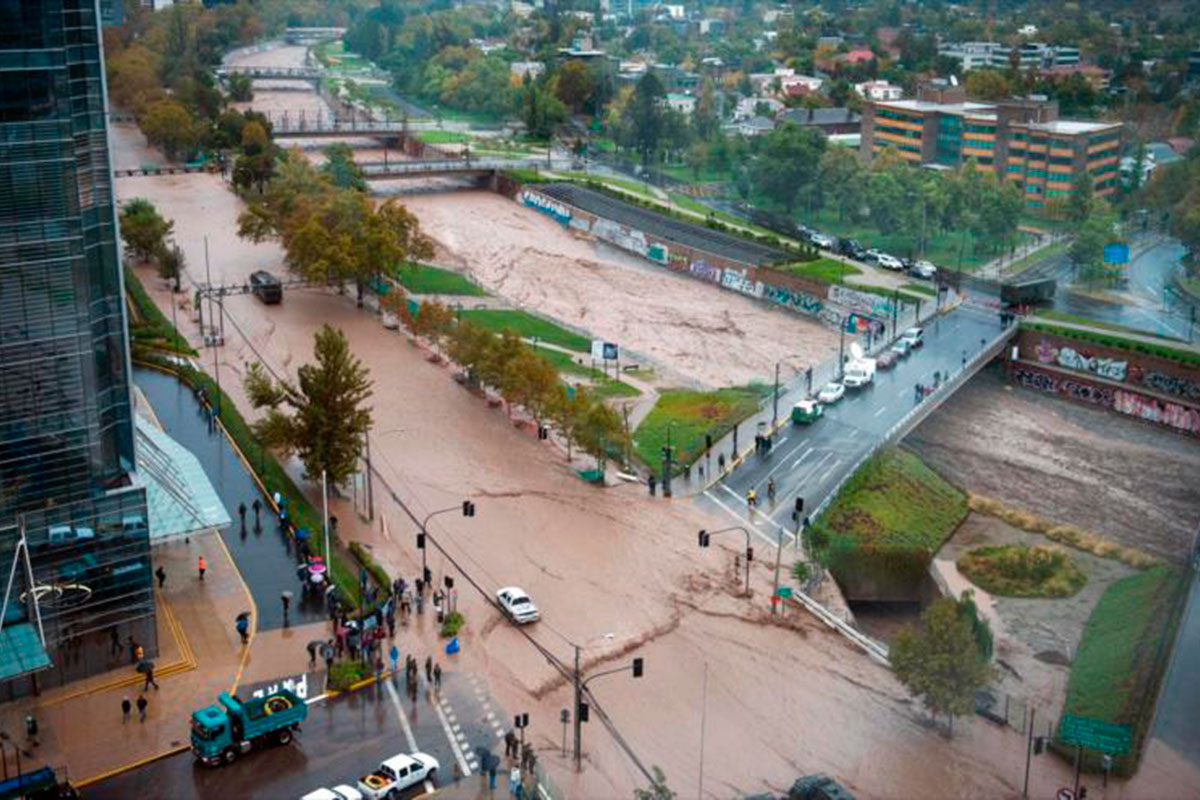 Lluvias dejan sin agua potable a 4.000.000 de chilenos