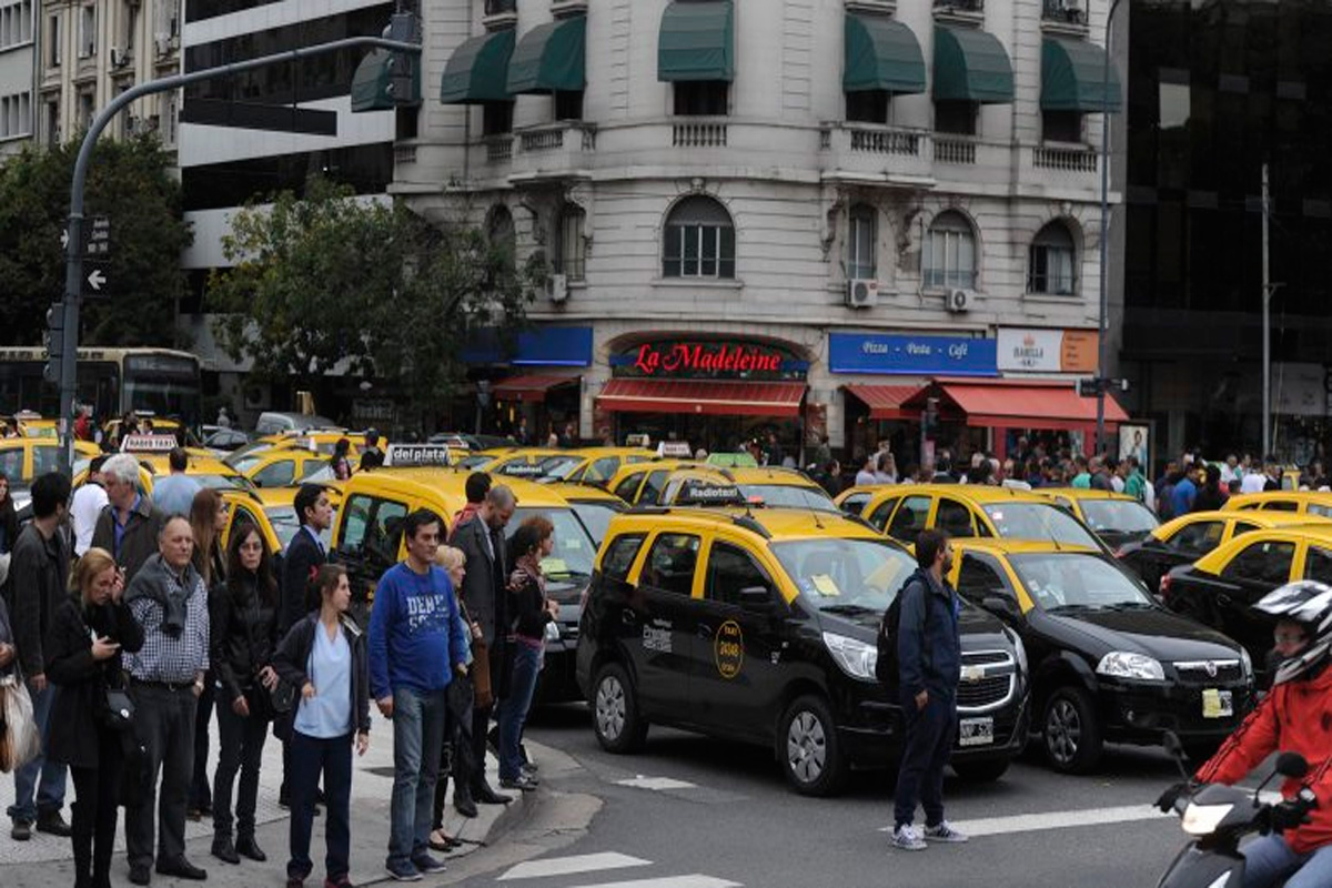 Corte de taxistas en Buenos Aires por la llegada de Uber