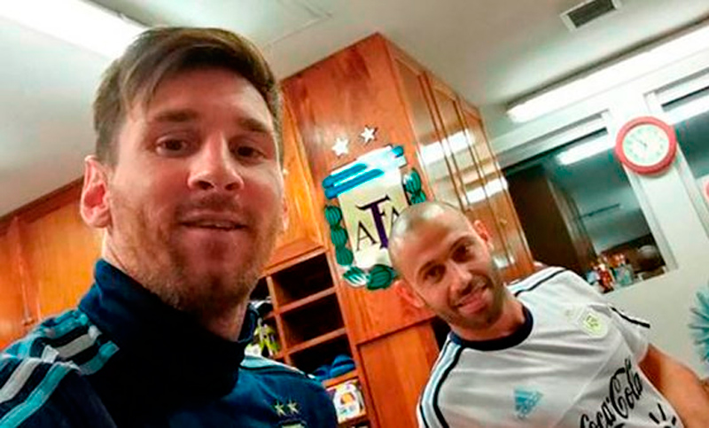 Messi arribó al país junto a Mascherano y se sumó al seleccionado argentino