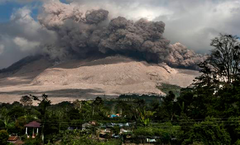 Indonesia: siete muertos y dos heridos por erupción del volcán Sinabung