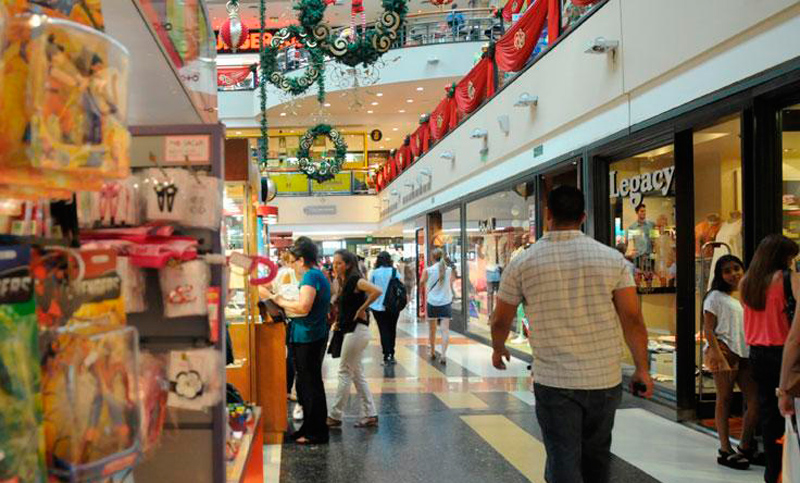 Cae el consumo en supermercados y shoppings: agosto el más bajo del año