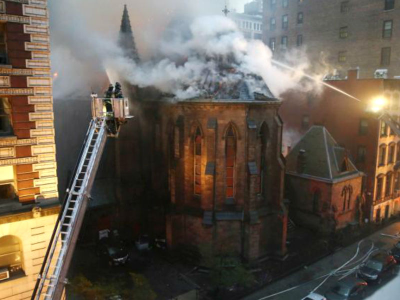 Se incendió templo en Nueva York, pero no hay víctimas